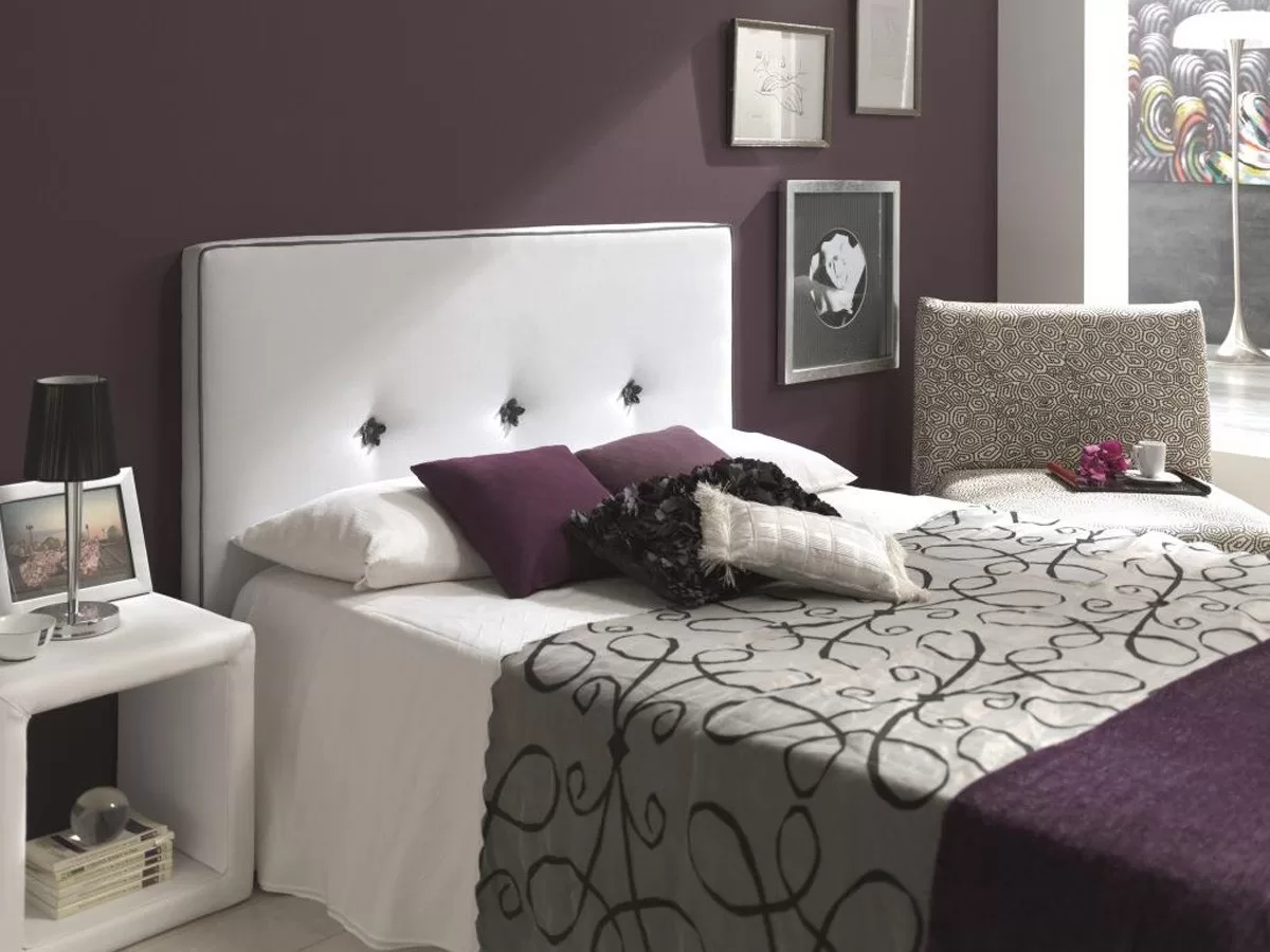 Cabecero tapizado minimal detalle flores